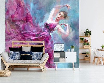 Dansende vrouw in roze jurk canvas behang