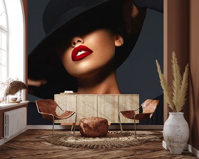 rode lippenstift vrouw met zwarte hoed muurschildering