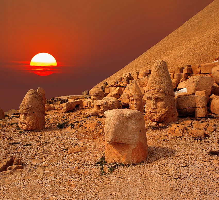 Nemrut berg geïllustreerd behang