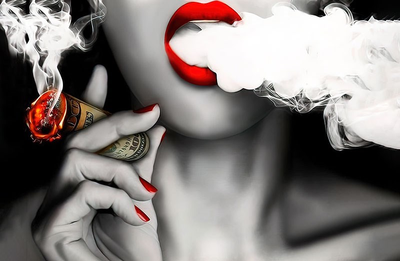 behang met rokende vrouw-thema