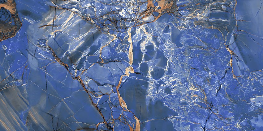 Levendig blauw behang met marmerpatroon