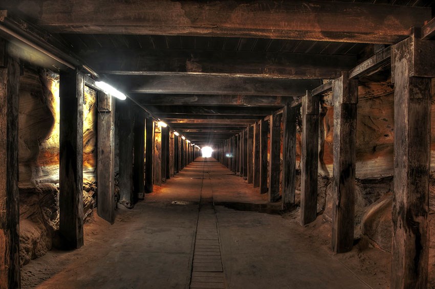 Ondergronds Mijntunnel Thema-Behang