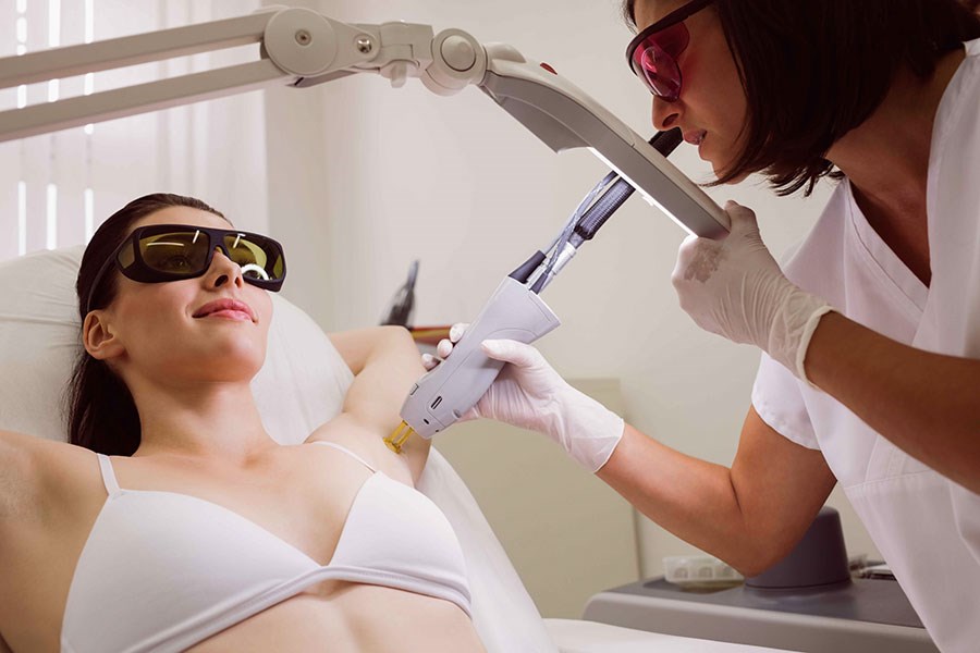 Oksel laserontharing behang 
