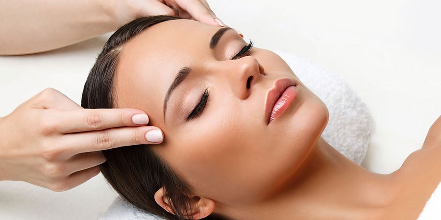 Spa-behang met hoofdmassage-thema