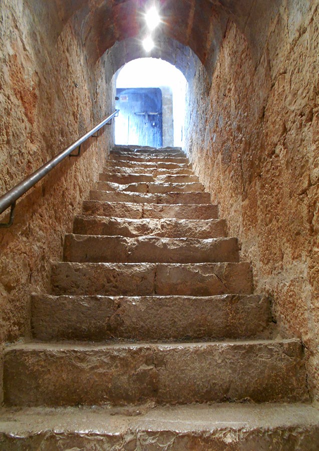 Historische stenen trapbehang