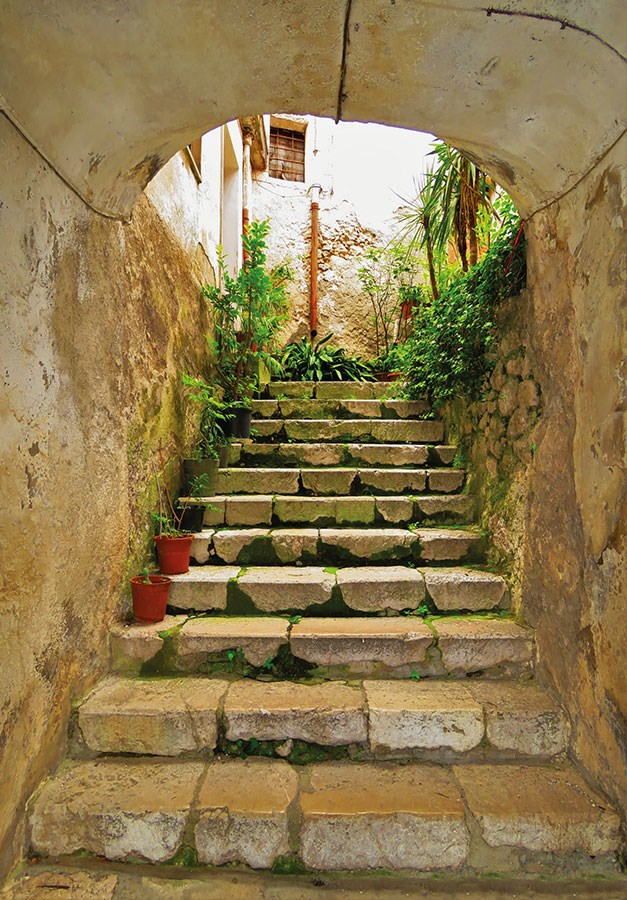 Tegelwandbehang met steentrap-look