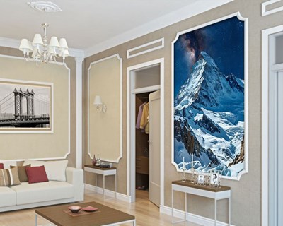 Behang met uitzicht op besneeuwde bergen 