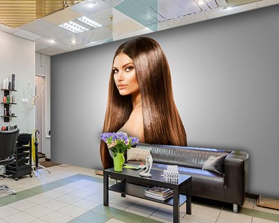 Vrouw met glanzend steil haar behang