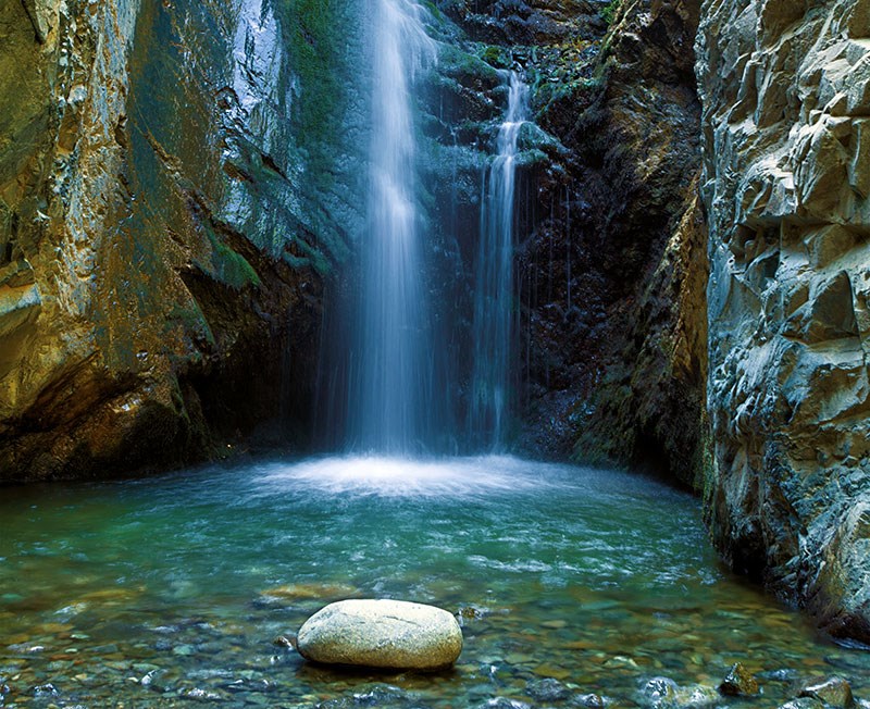 Waterval geïllustreerd behang