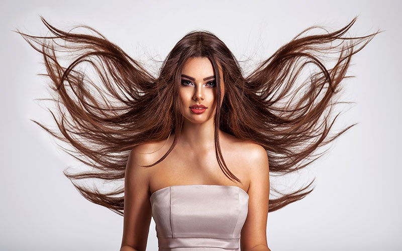 Vrouw met mooi haar geïllustreerd behang