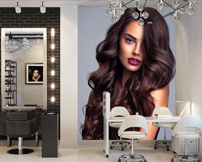 Vrouw met golvend mooi haar Behang