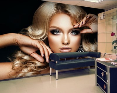 Mooie vrouw met blond haar behang