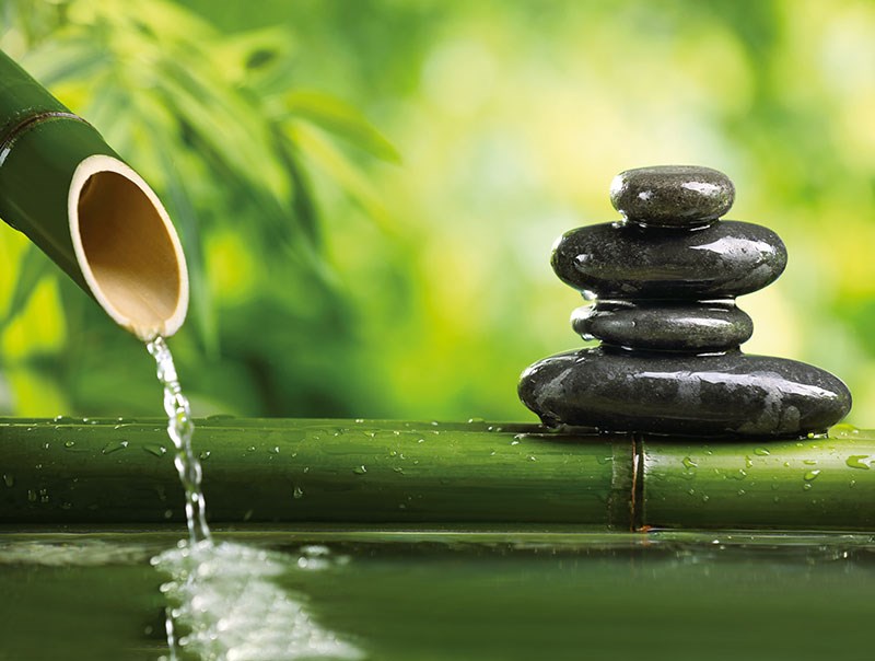 Spa stenen en bamboe behang 