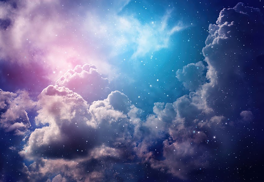Sterrenhemel met wolken