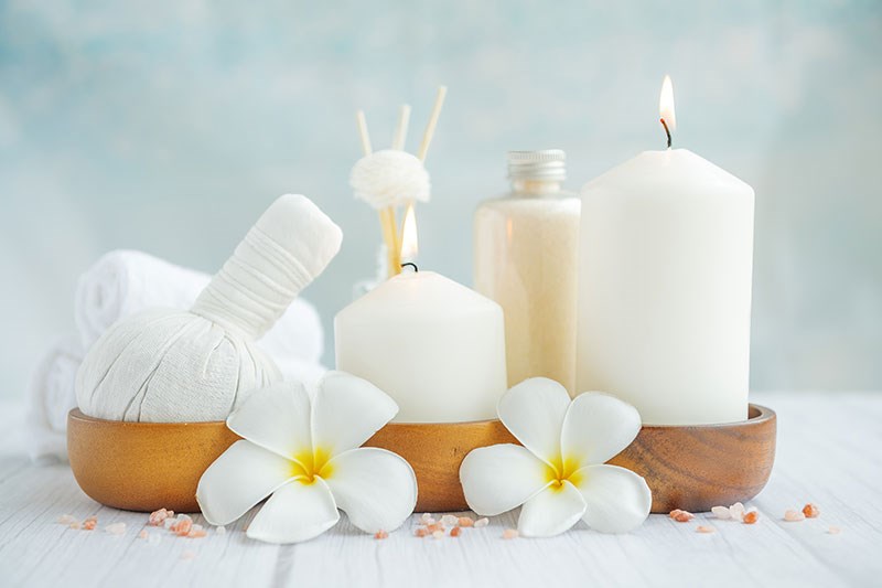 Spa Kaarsen en Bloemen Behang