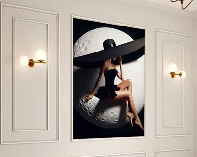 Vrouw in zwarte jurk fotobehang