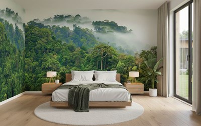 Mistig, groen landschap behang