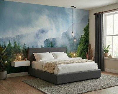Behang met mistig bos en berggezicht 