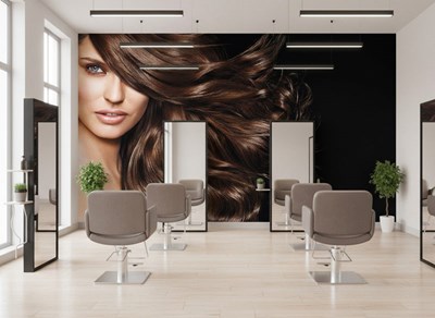 Behang met thema 'vrouw met volumineus haar'